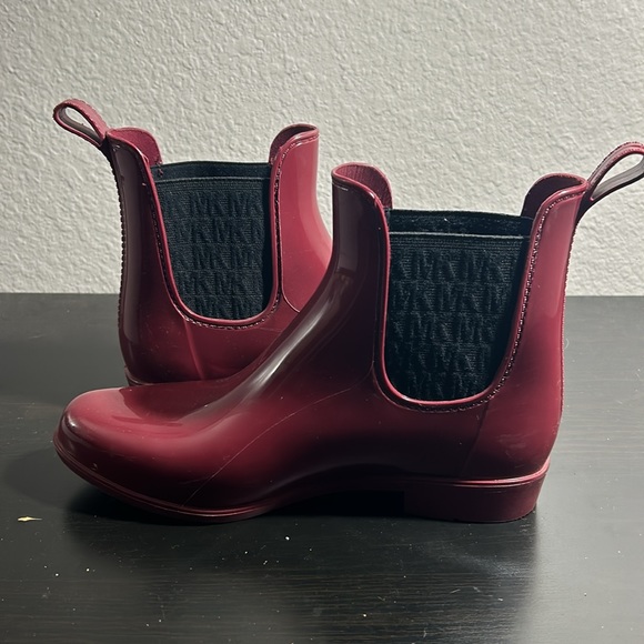 Michael Kors Rainb Boots - Picture 4 of 7